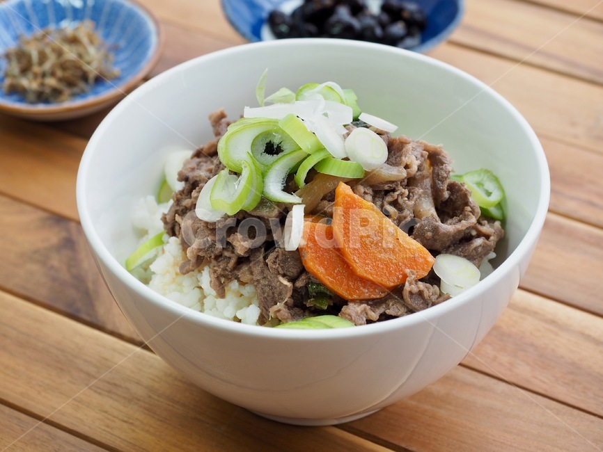 불고기,불고기덮밥,소불고기,한국,한국음식,아시아음식,반찬,웰빙,배경,덮밥,채소,고기,bulgogi,bulgogiricebowl,beefbulgogi,korea,koreanfood,asianfood,sidedish,wellbeing,background,ricebowl,vegetable,meat,음식,식재료,요리,food,cook,meal,dishes,food reserves,한식,한국음식,한국요리,korean food,korean dishes,korean meal,korean cook