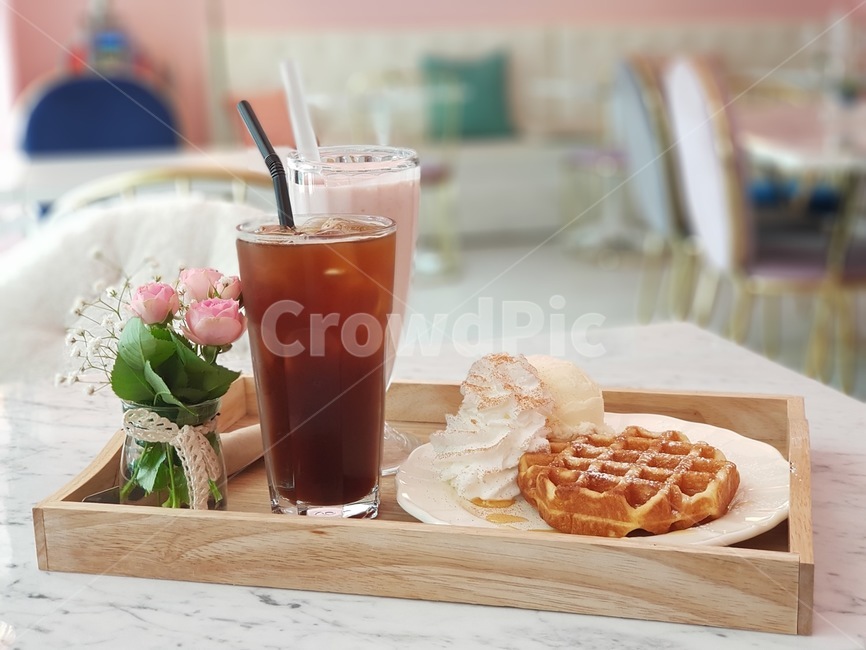 음식,카페,커피,와플,조화,먹방,아메리카노,후식,디저트,디저트,간식,후식,dessert,snack,커피,카페,coffee,cafe