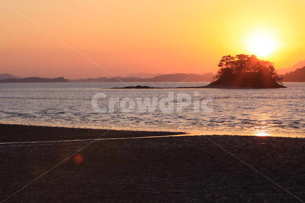 순천,와온해변,석양,노을,해넘이,그라데이션,바다,자연,풍경,nature,landscape,한국자연풍경,한국자연경관,korea nature landscape,해변,바다,beach,sea,outdoors,옥외,sunlight,햇빛,sunset,일몰,dawn,새벽,sky,하늘,red sky,붉은 하늘,dusk,황혼
