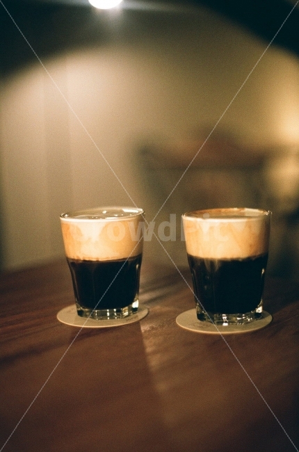 비엔나커피,커피잔,커피,유리잔,조명,아날로그,필름사진,감성사진,아메리카노,생크림,테이블,그림자,두잔,시원한,여름,카페,커피숍,viennacoffee,mug,cup,coffee,lighting,analog,film,sensitive,americano,milkcream,table,shadow,cool,summer,cafe,coffeeshop,커피,카페,coffee,cafe,감성,sensible,feeling