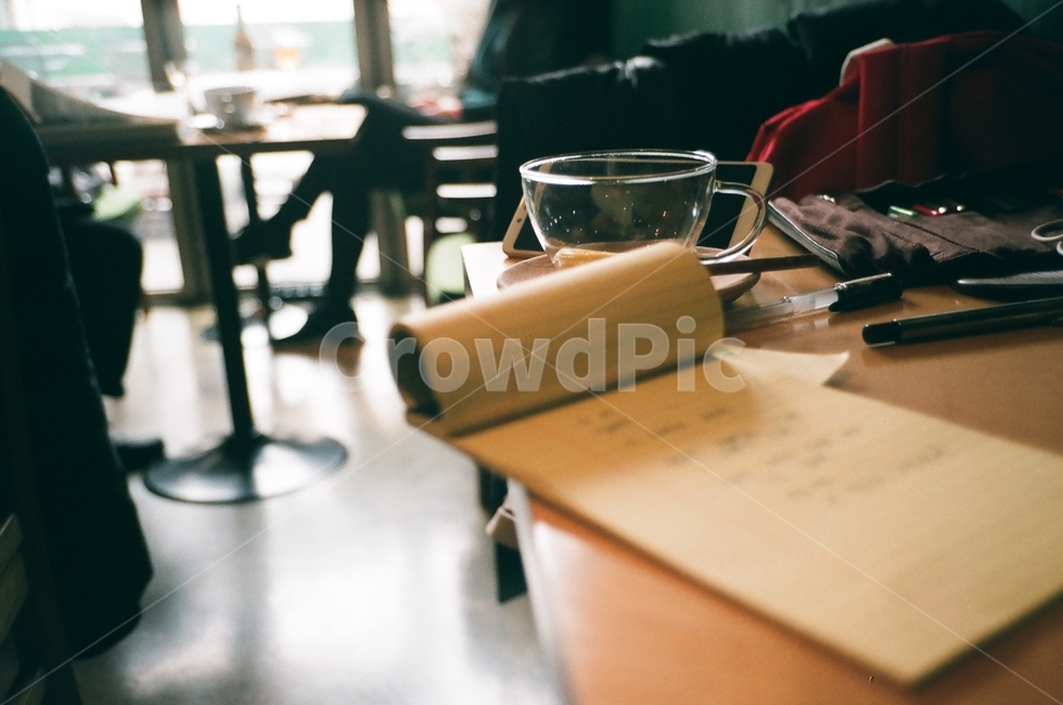 메모,일상,카페,고요함,고독,조용함,글쓰기,커피,카페,coffee,cafe,감성,sensible,feeling