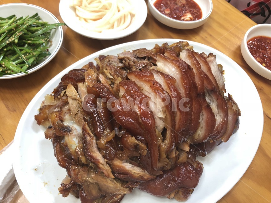 족발,한식,음식,koreanfood,food,porkfeet,음식,식재료,요리,food,cook,meal,dishes,food reserves,육류,고기,meat,한식,한국음식,한국요리,korean food,korean dishes,korean meal,korean cook