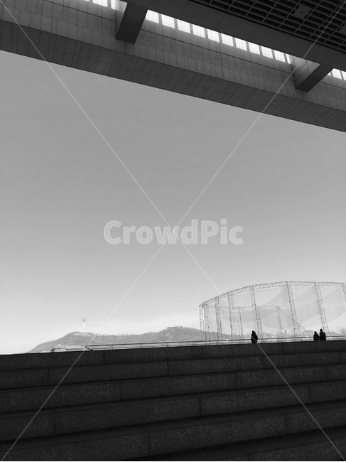용산,흑백,오전,광장,계단,흑백,모노톤,monochrome,black and white