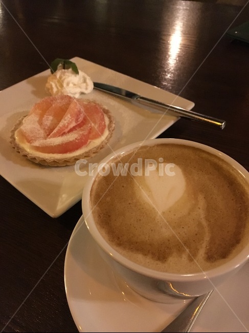 티타임,커피,카페라떼,라떼,라떼아트,자몽파이,파이,디저트,간식,후식,dessert,snack,커피,카페,coffee,cafe