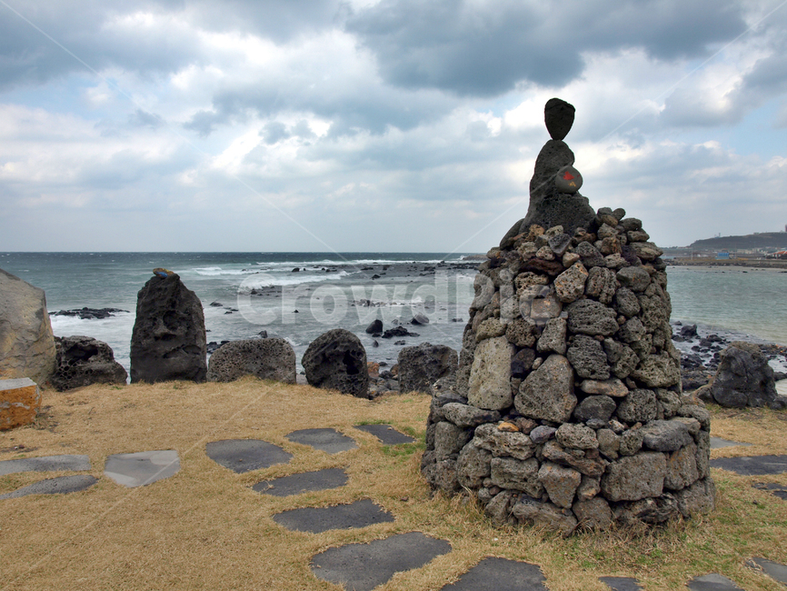 방사탑,올레12코스,올레길,제주,서귀포시,해안,바다,파도,제주도,jeju,jeju island,ground,바닥,rubble,파편,slate,슬레이트
