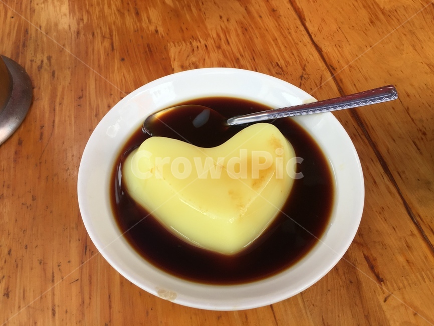 bowl,사발,food,음식,meal,식사,요리,디저트,량까오,사천,이빈,후식,쌀,단맛,간식,중국전통디저트,이빈디저트,사천디저트,황색설탕,coldricecake,dessert,sweet,dish,courage,cold,yellowsugar,table,테이블,식탁,수저,하트,heart,spoon,teaspoon,중국,전통