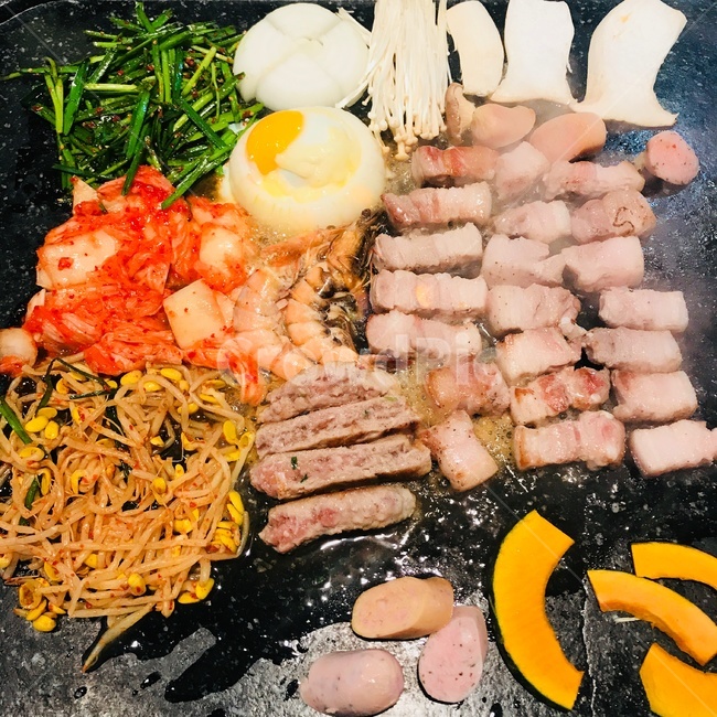 삼겹살,모듬,셋트,구이,바베큐,김치,콩나물,호박,햄,음식,식재료,요리,food,cook,meal,dishes,food reserves,육류,고기,meat,한식,한국음식,한국요리,korean food,korean dishes,korean meal,korean cook