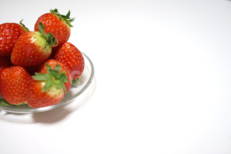 딸기,strawberry,과일,음식,겨울철과일,빨강,레드,red,베리,음식,식재료,요리,food,cook,meal,dishes,food reserves,과일,열매,fruit