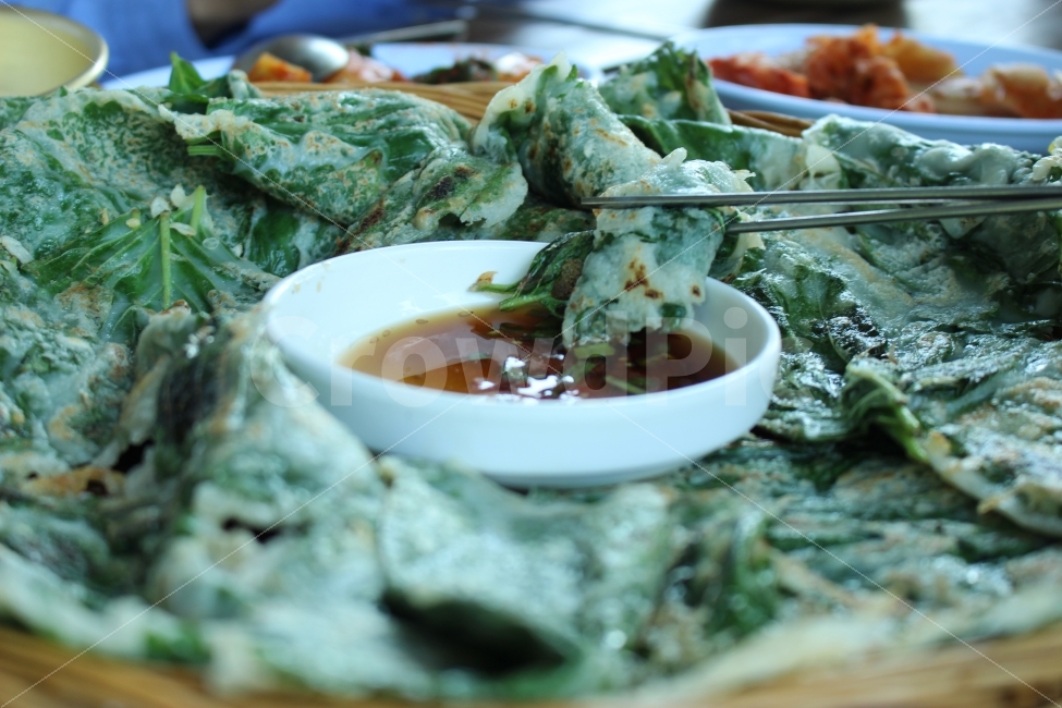 지리산,여행,휴가,힐링,가을,자연,산,펜션,휴식,음식,부추전,food,음식,식재료,요리,food,cook,meal,dishes,food reserves,한식,한국음식,한국요리,korean food,korean dishes,korean meal,korean cook