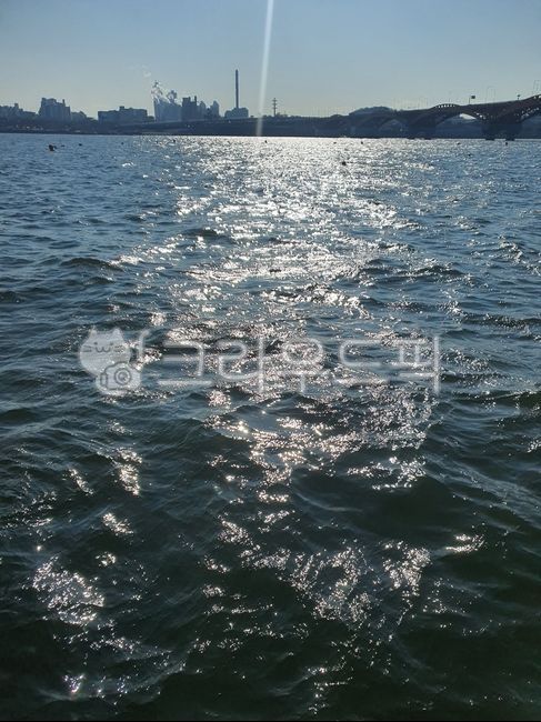 seoul,ripples,healing,water hole,river,Emotion,wave,Yunseul,Han River