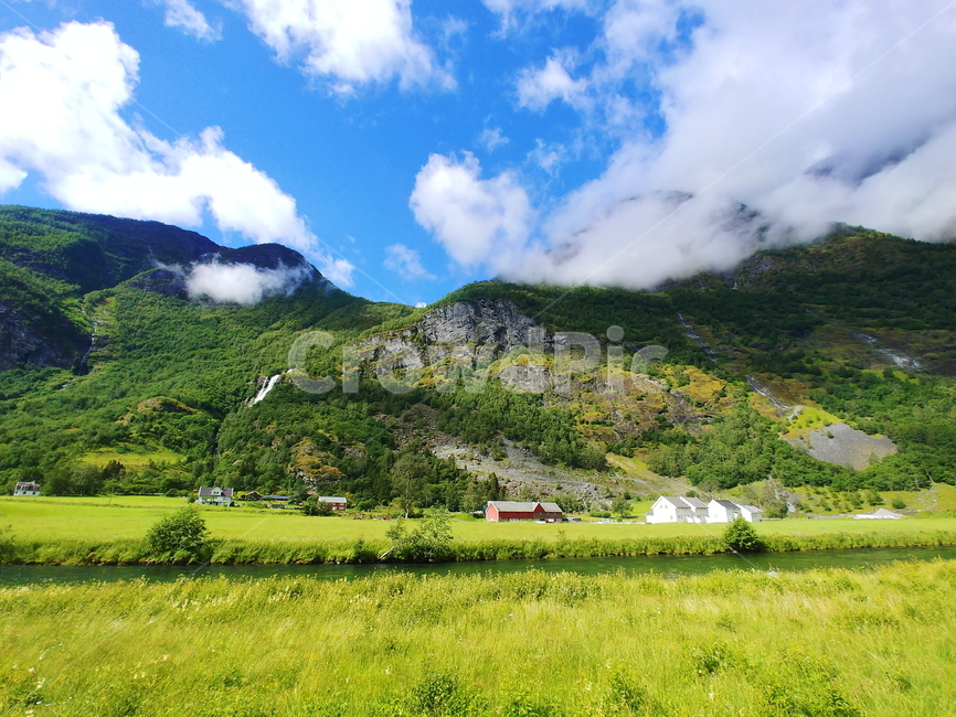 노르웨이,노르웨이풍경,플롬,들판,초록들판,강,flam,초록색,river,norway,동화마을,풍경,여름