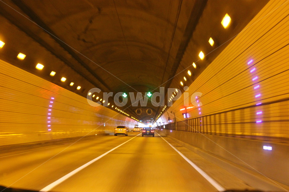 터널,주황색,도로,달리는차안,조명,교통,교통수단,traffic,transportation