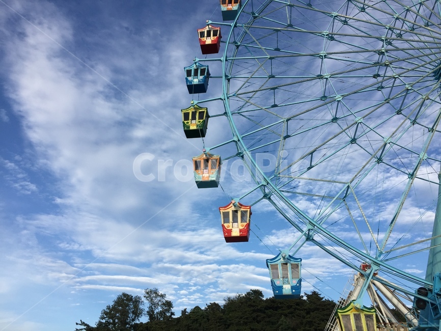 놀이동산,관람차,회전관람차,놀이기구,하늘,형형색색,알록달록,동심
