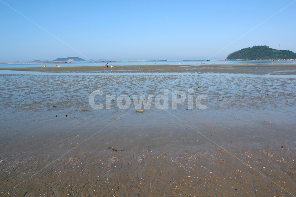 beach,blue,coast,coastline,island,korea,mountain,nature,far,ocean,sand,sea,sky,soil,water,한국,바다,낮바다,아시아,남해,남해바다,낮하늘,낮,파란하늘,파랑하늘,하늘,블루,섬,산,먼산,해안가,해변,바닷가,모래사장,모래,흙,흙바닥,진흙,갯벌,물,자연,풍경,자연,풍경,nature,landscape,land,땅,outdoors,옥외