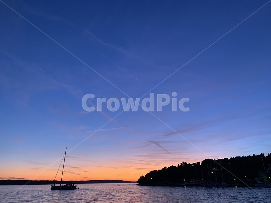 크로아티아,흐바르,보트,노을,하늘,바다,croatia,hvar,sunset,sky,vehicle,차량,boat,transportation,교통,watercraft,선박,자연,풍경,nature,landscape