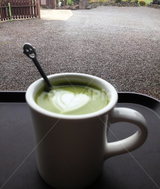 녹차,녹차라떼,하트,라떼아트,스마일,따뜻한,머그컵,음료,그린티,greentea,greentealatte,smile,mug,음식,카페,커피,카페,coffee,cafe