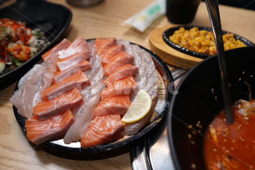 생선,안주,회,횟감,연어,우럭,fish,음식,푸드,식사,술자리,안주거리,물고기,음식,식재료,요리,food,cook,meal,dishes,food reserves,수산물,해산물,fishery products,seafood