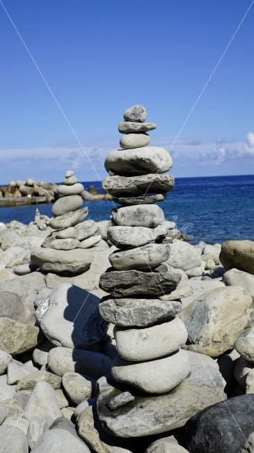 하늘,구름,바다,수평선,지평선,돌,돌멩이,바위,돌탑,자연,풍경,푸른,해안가,바닷가,물결,파도,snap,snpshot,스냅,스냅사진,스넵,스넵사진,경치,landscape,nature,감성,감성사진,힐링,힐링사진,여름,여름휴가,여행,국내,국내여행,travel,tour,블루,blue,푸르다,푸른바다,동해,동해바다,eastsea,rock,stone,휴양지,휴양,cloud,sky,sea,자연,풍경,nature,landscape,해변,바다,beach,sea,rubble,파편,록
