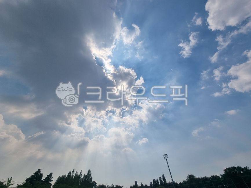 cloud,sky,light,dark clouds