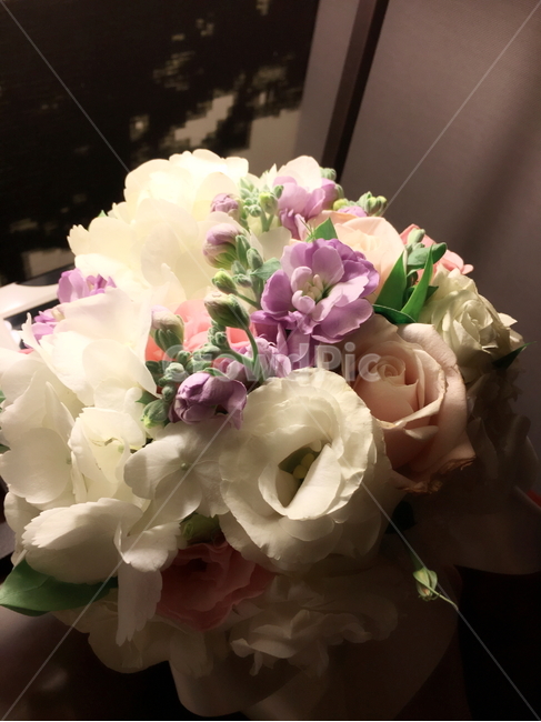 꽃,플라워,꽃다발,부케,장미,flower,bouquet,rose,이벤트,event,서프라이즈,surprise,컬러풀,colorful,생일,birthday,축하,파티,party,선물,present,따뜻한,부드러운,감성적인