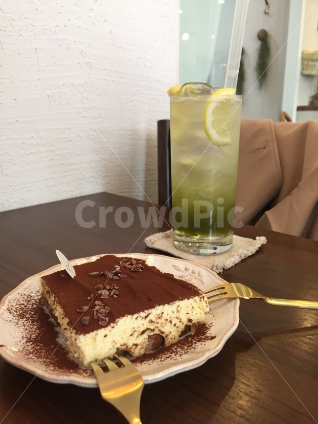카페,티라미수,에이드,청포도에이드,Cafe,Tiramisu,Greengrape,Ade,Drink,Beverage,음식,식재료,요리,food,cook,meal,dishes,food reserves,디저트,간식,후식,dessert,snack,음료수,drink,beverage