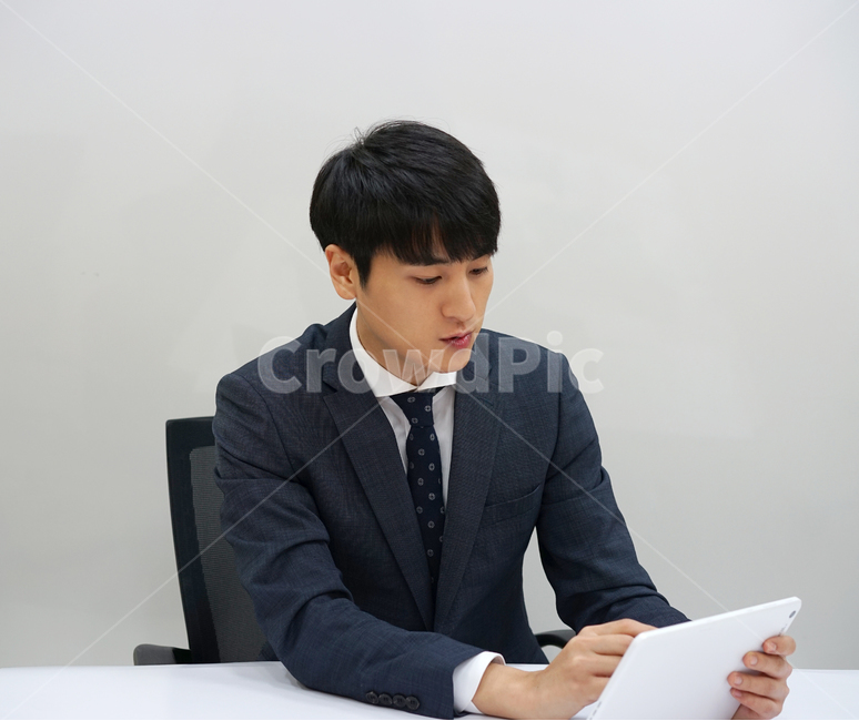 남자,남성,비즈니스,신입사원,직장인,회사원,사무실,업무,스트레스,양복,정장,work,사회생활,직장생활,사람,인물,인간,human,person,남성,남자,man,male,산업,industry,industrial,비즈니스,사업,business,service,work