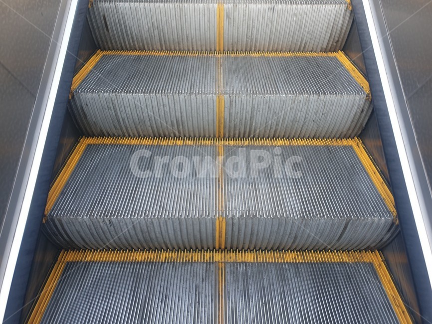 에스컬레이터,계단,이동수단,기차역,escalator