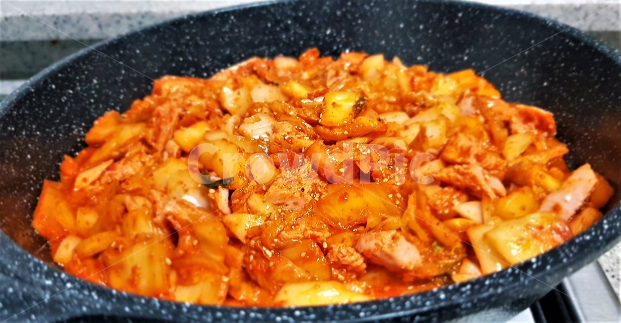 음식,food,볶음김치,후라이팬,매운음식,볶은밥