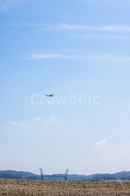sky,Beach,airplane,stillness,Sunny