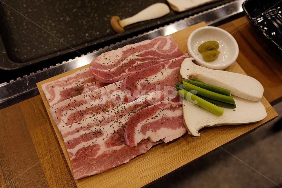 고기,삼겹살,생삼겹살,저녁,식당,음식,food,meat,음식,식재료,요리,food,cook,meal,dishes,food reserves,육류,고기,meat