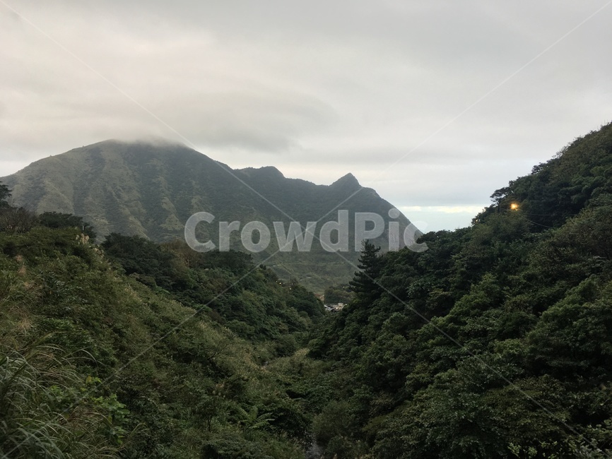 산,산골짜기,구름,푸른산,mountain,ravine,glen,cloudy,자연,풍경,nature,landscape,slope,경사,outdoors,옥외