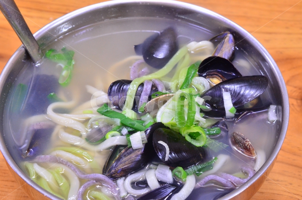 음식사진,칼국수,해물칼국수,토속음식,먹방,음식,식재료,요리,food,cook,meal,dishes,food reserves,면류,면요리,noodles,한식,한국음식,한국요리,korean food,korean dishes,korean meal,korean cook