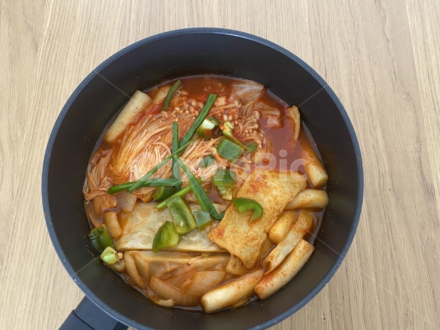 떡볶이,국물떡볶이,집밥,혼밥,밀떡,식사,음식,간식,요리,어묵