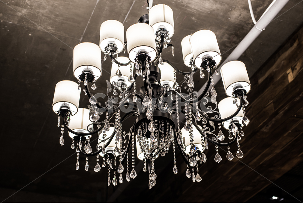 샹들리에,등,인테리어,럭셔리,중앙등,인테리어,실내디자인,interior design,사물,물건,오브젝트,thing,object,matter