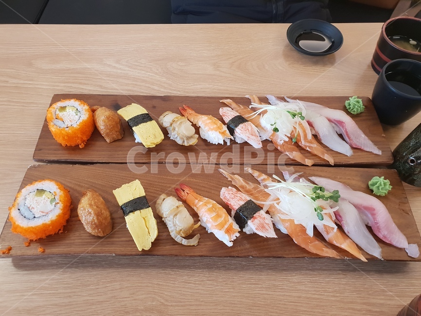스시,롤,스시집,연어초밥,유부초밥,계란초밥,새우초밥,음식,식재료,요리,food,cook,meal,dishes,food reserves,일식,일본음식,일본요리,Japanese food,Japanese dishes,Japanese meal,Japanese cook