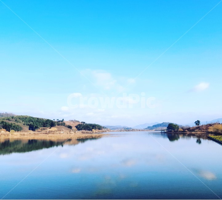 반영,풍경,하늘,구름,맑은하늘,자그마한구름,맑음
