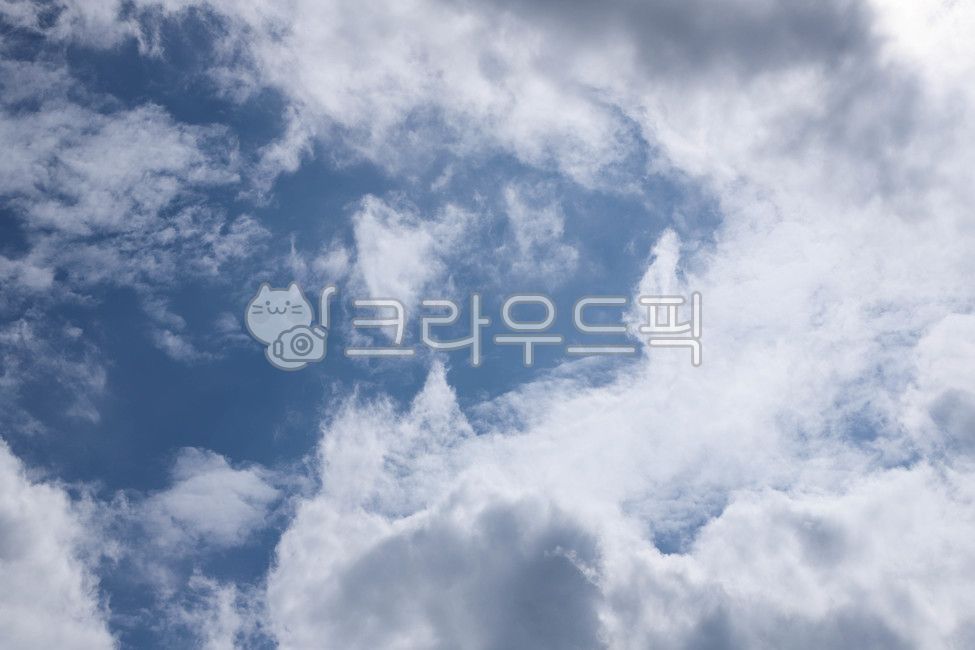 sky,cloud,sunny day,blue sky,blue,azuresky,clouds