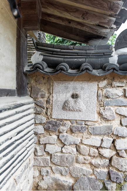 돌담,기와,처마,고택,담장,한국전통,한국문화,korean traditional,korean culture,건축물,건물외관,exterior,building,structure,architecture,construction