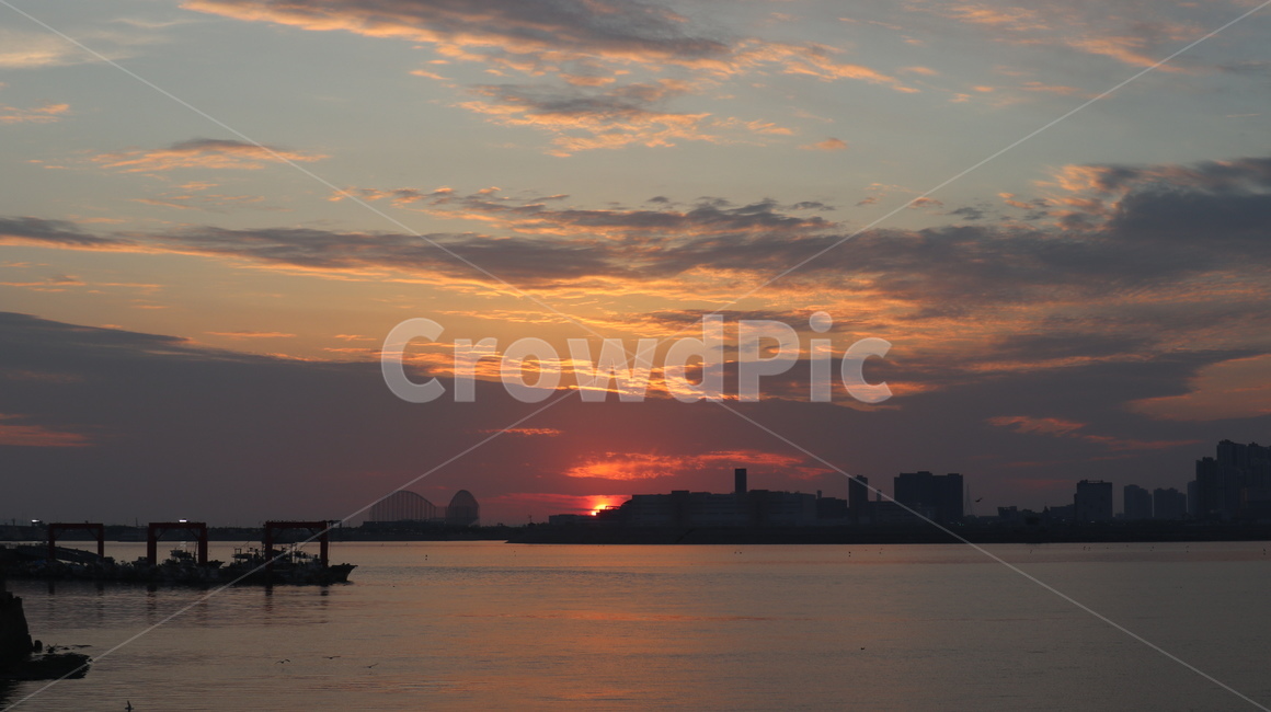 노을,하늘,바다,선셋,감성,자연,풍경,nature,landscape,outdoors,옥외,sunset,일몰,red sky,붉은 하늘,sky,dusk,황혼,dawn,새벽