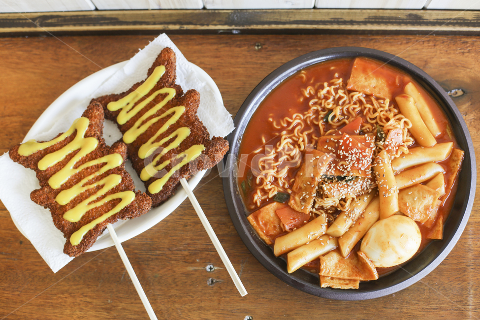 분식,떡볶이,라볶이,피카츄,분식집,한국분식,한국음식,군침,돈까스,배고픔,빨간맛,추억의음식,추억,음식,식재료,요리,food,cook,meal,dishes,food reserves