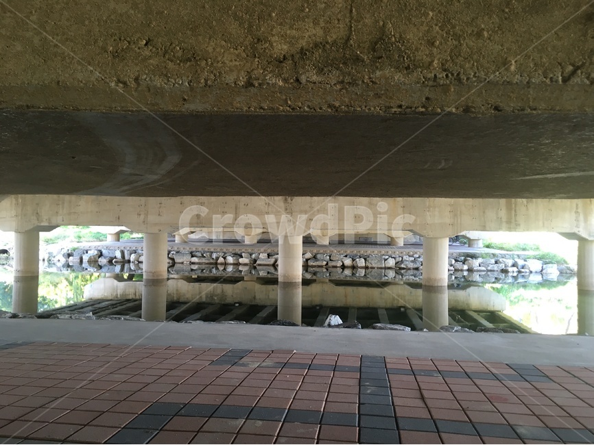 춘천,공지천,다리,산책,다리밑,거리,맑음,건축물,건물외관,exterior,building,structure,architecture,construction