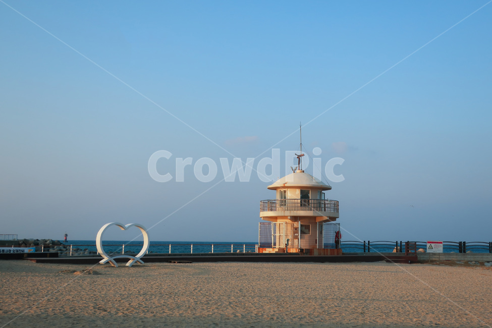 blue sky,ocean,sandy beach,Gangmun Beach,Lighthouse,Tourist destination,Gangneung