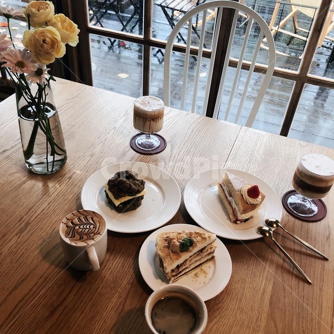 케이크,크레이프케이크,커피,휴식,힐링,카페,coffee