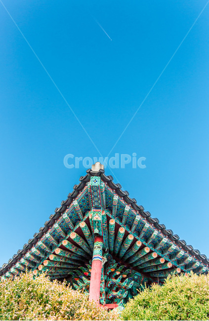 사찰,추녀,단청,문양,무늬,문화유산,하늘,한국전통,한국문화,korean traditional,korean culture,건축물,건물외관,exterior,building,structure,architecture,construction