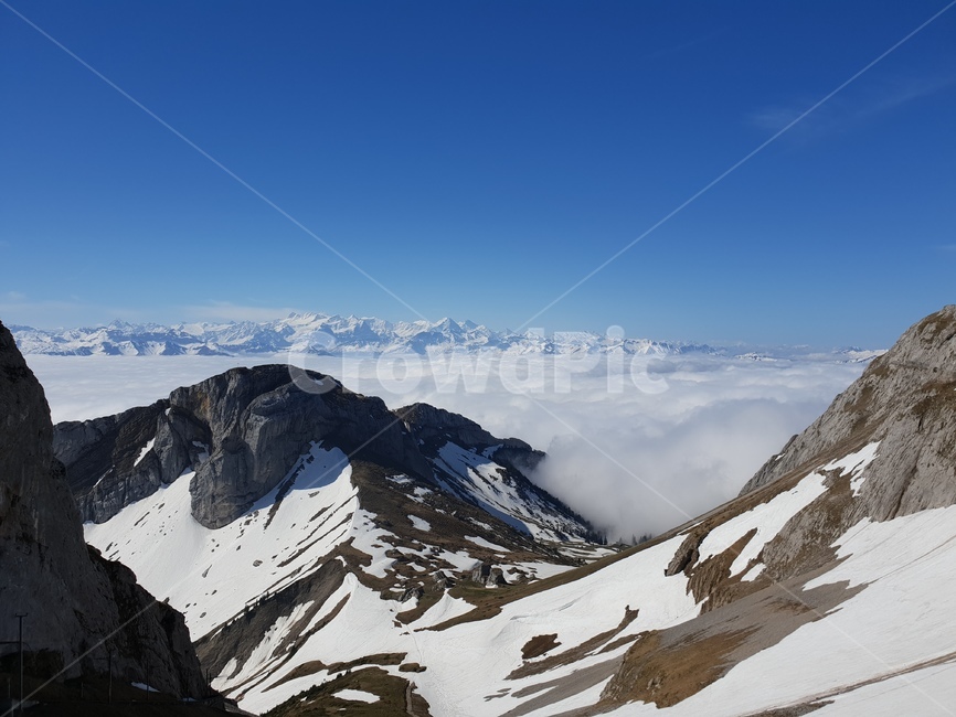 산정상,하늘,자연,눈,스위스,꼭대기,눈덮인산,유럽,sky,mountain,snow,nature,europe,switzerland,swiss,겨울,계절,winter,season,자연,풍경,nature,landscape,산,outdoors,옥외,mountain range,산맥
