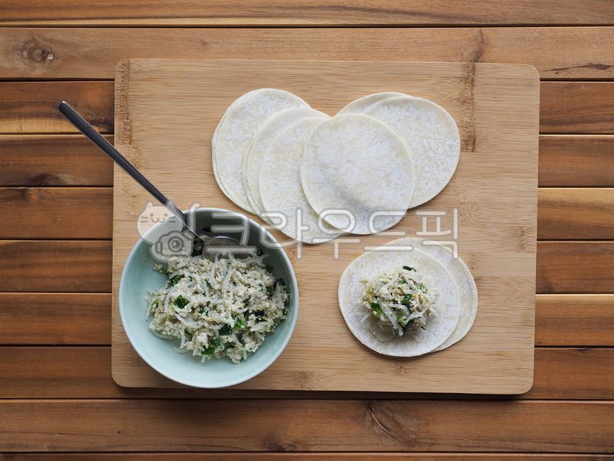 만두,음식,한국음식,만두피,만두만들기,요리,조리,아시아음식,전통음식,간식,딤섬,배경,식사,교자,점심,dumpling,food,koreanfood,makingdumplings,cooking,asianfood,traditionalfood,snack,dimsum,background,meal,gyoza,lunch,음식,식재료,요리,food,cook,meal,dishes,food reserves