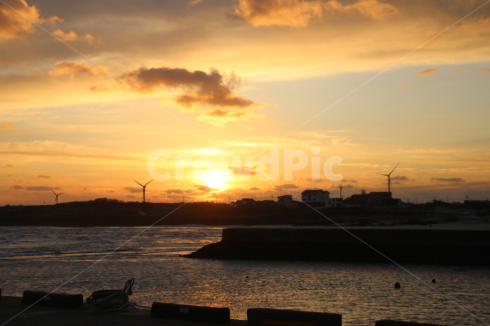 석양,노을,하늘,황혼,풍경,해안도로,풍력발전,풍력발전소,sunset,sun,sky,ocean,제주도,nature,자연,제주해안도로,월정리,outdoors,옥외,붉은하늘,redsky,일몰