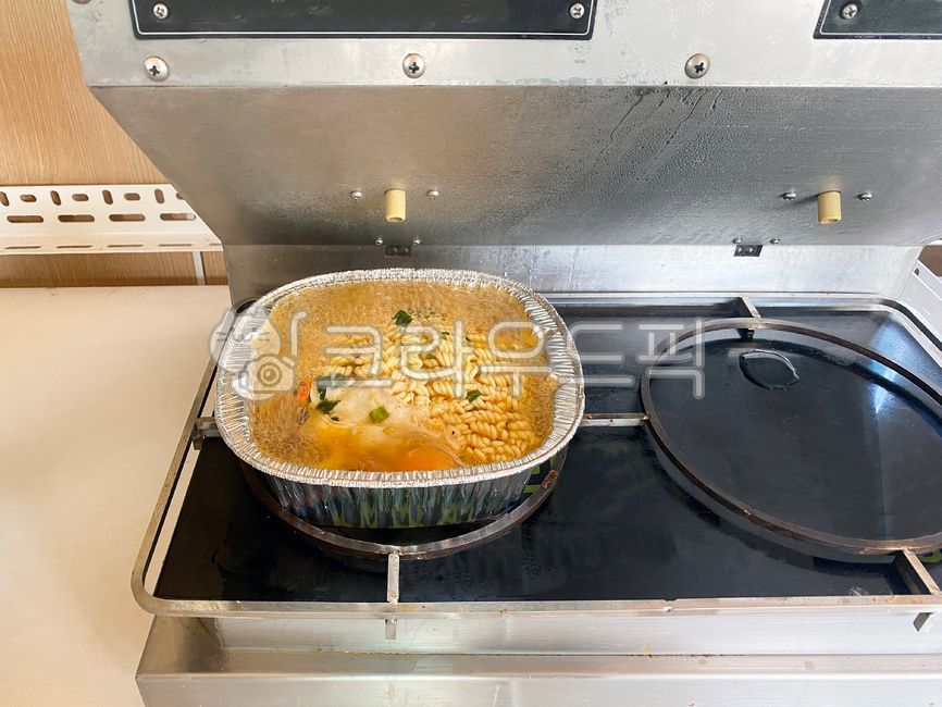 라면조리기,라면,은박용기,조리기,음식,인스턴트,한강,편의점,은박,은박그릇,면,간식,인스턴트식품,식품,식재료,요리,면류,면요리,한국음식,한국요리,ramen,silverfoilcontainer,ramenvendingmachine,instant,hanriver,silverfoil,silverfoilbowl,snack,conveniencefood,food,ingredients,cuisine,noodles,noodledish,koreanfood,koreancuisine