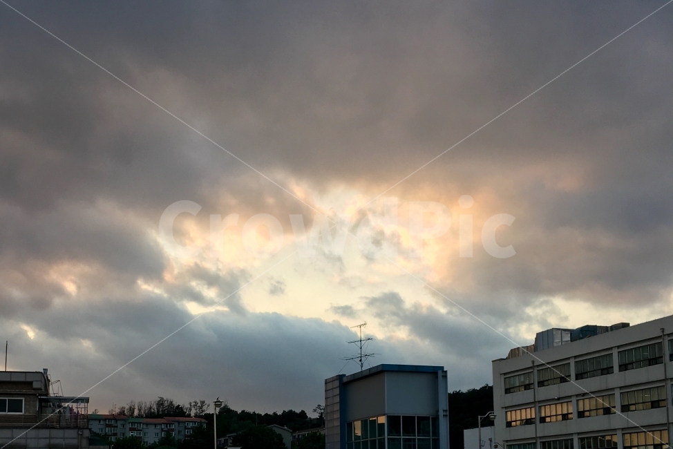 일몰,하늘,구름,sunset,sky,clouds,도시,풍경,city,landscape,nature,자연,outdoors,옥외,weather,날씨