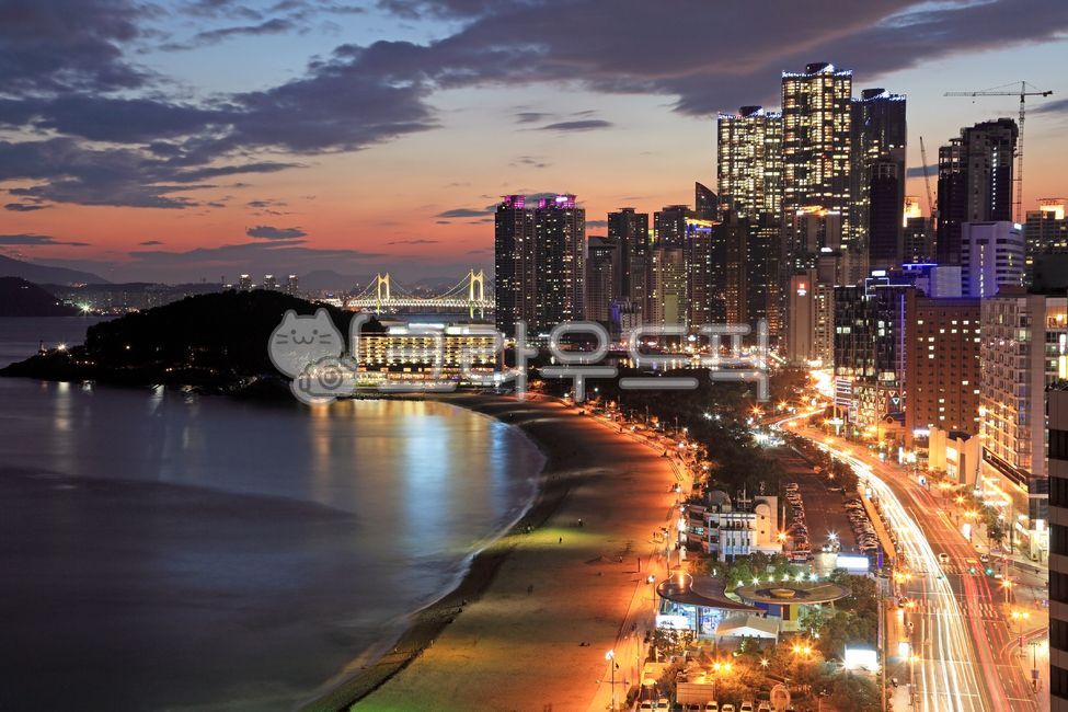 해운대,해수욕장,해변,바다,빌딩,고층빌딩,광안대교,호텔,하늘,구름,풍경,야경,노을,하이뷰,하이앵글,탑뷰,탑앵글,불빛,조명,도로,도시풍경,도시야경,대도시,해안,명소,아름다운,해운대구,부산,한국,야경,밤,풍경,nightscape,night,landscape,도시,city,한국도시풍경,한국도시경관,korea cityscape